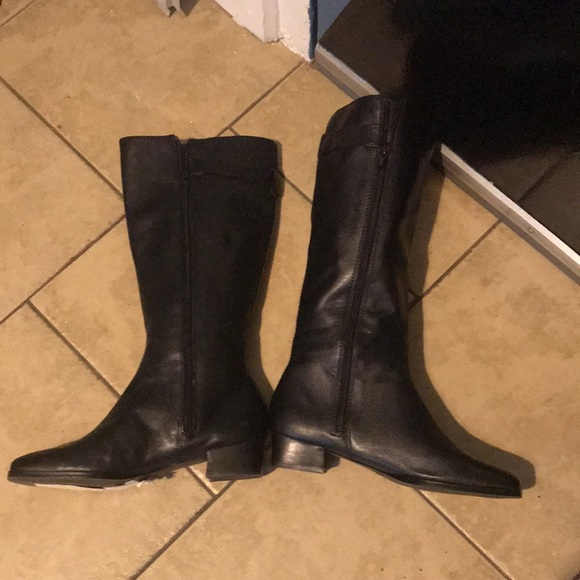 Ladies Leather Boots - Picture 3 of 4